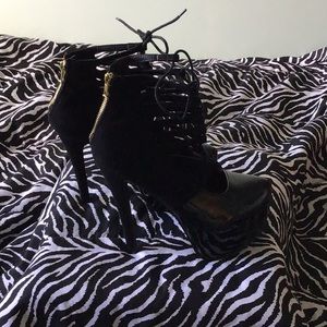💰💰Privileged Lace Up Platform Heels💰💰